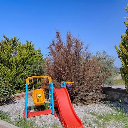Yildirim 1, Private With 70m2 Pool Vilă
