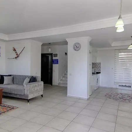 Yildirim 1, Private With 70m2 Pool Vilă
