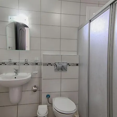 Yildirim 1, Private With 70m2 Pool